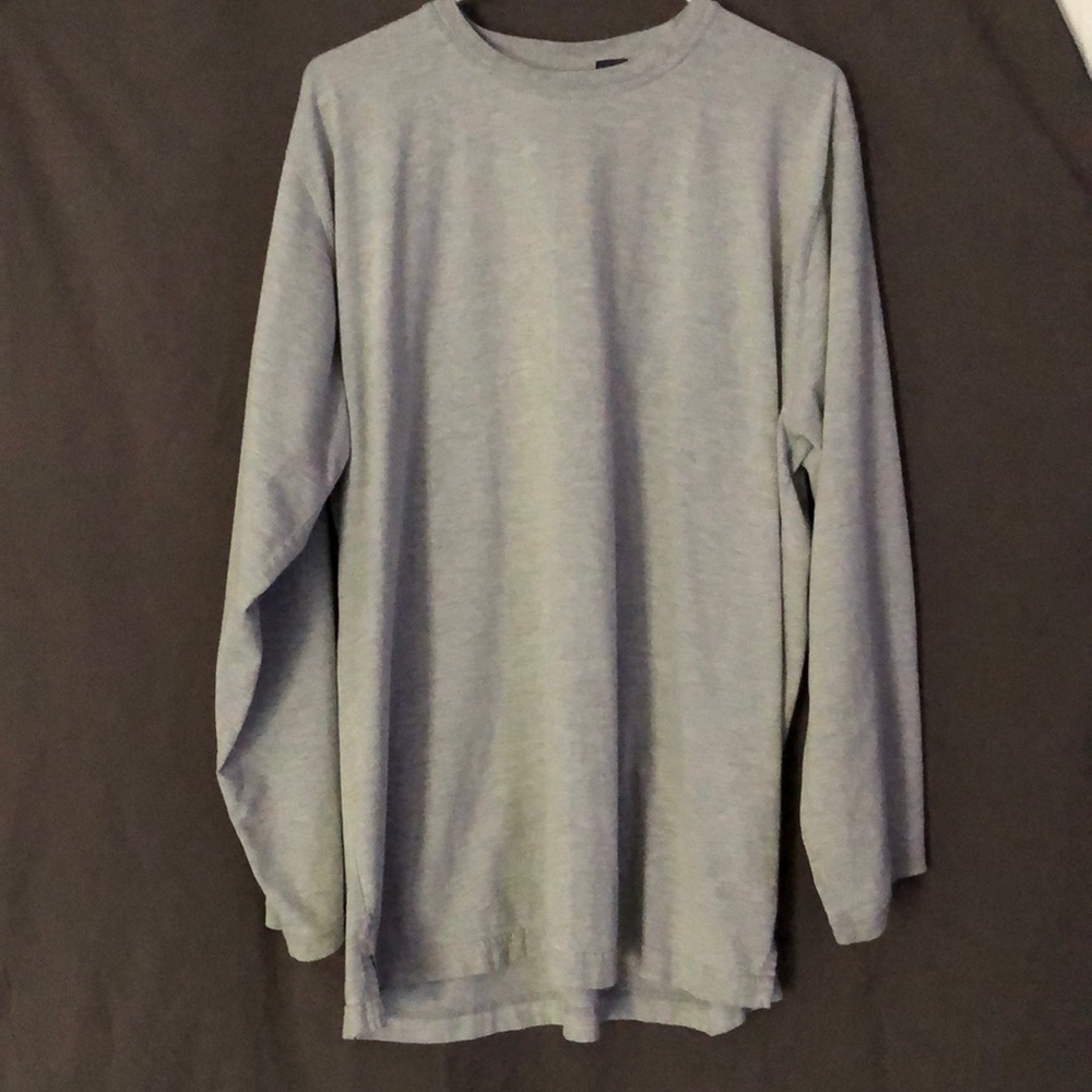 Long sleeve gray shirt